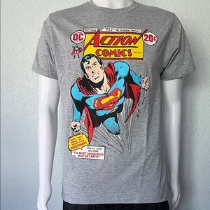 Action Comics Superman Graphic T Shirt Men’s Medium Gray NWT DC Comics